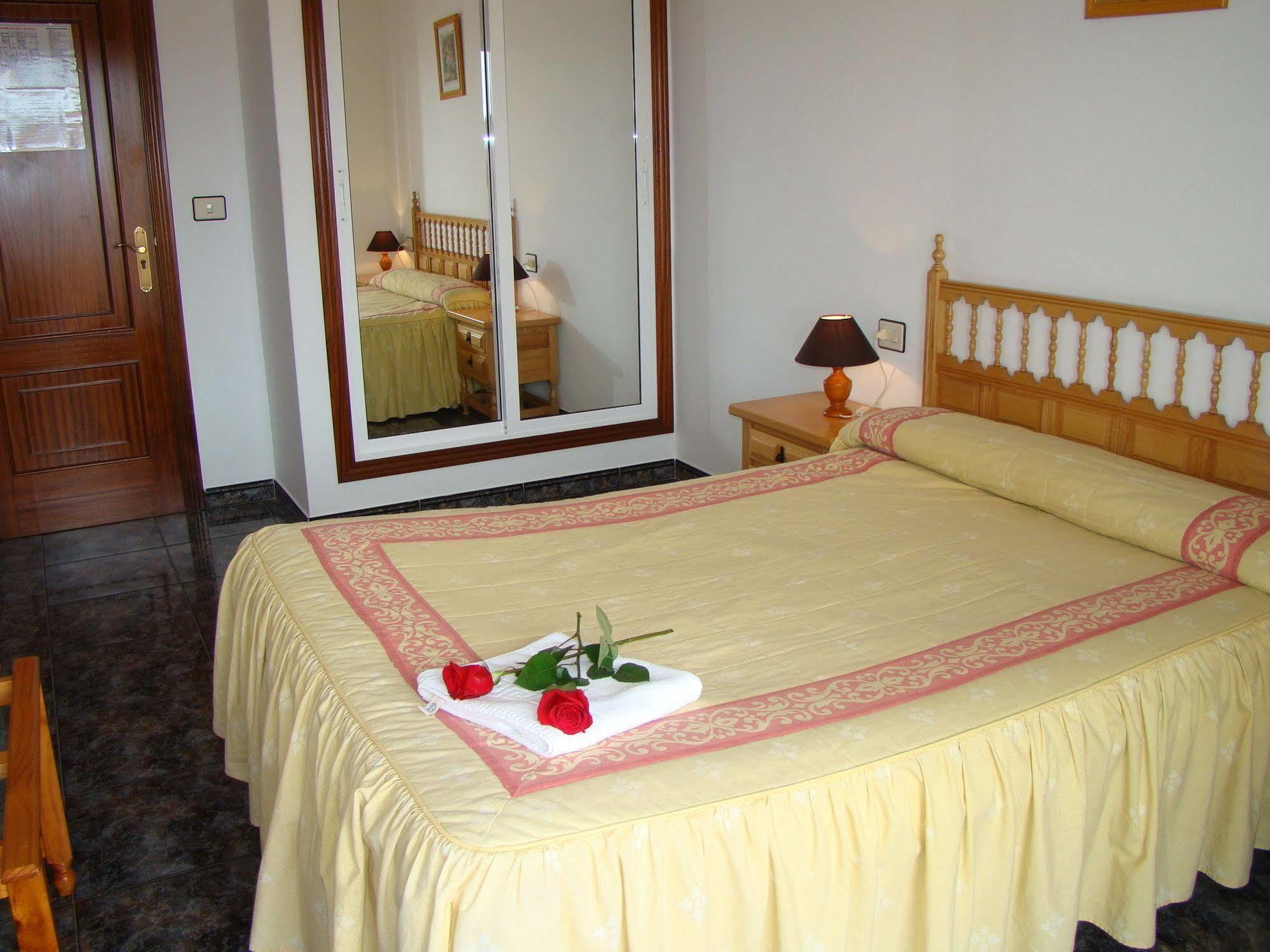 Hostal San Roque Portonovo Exterior photo